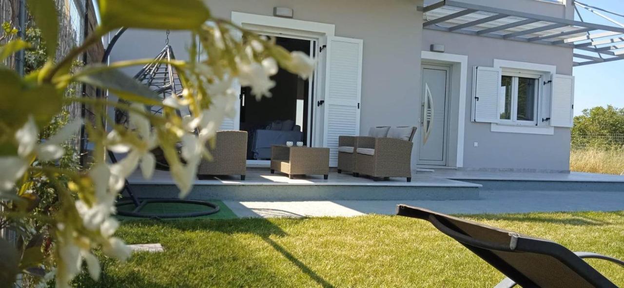 Spiridoula Luxury Villa Roda  Luaran gambar